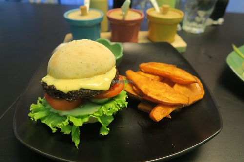 Burger at Green Shelter in Koh Tao