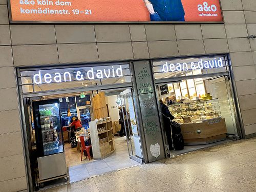 store front at Dean & David - Trankgasse in Cologne