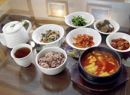 Sundubujiggae with purple rice, kimchi, and other banchan at Oh Se Gae Hyang - 오세계향 in Seoul