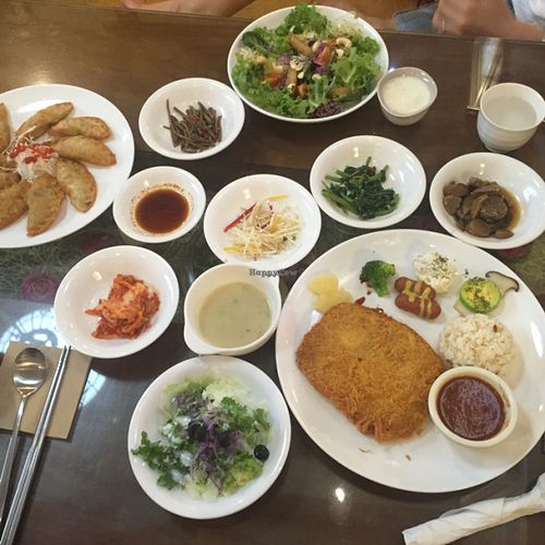 mandu, kongkatsu, salad and banchans  at Oh Se Gae Hyang - 오세계향 in Seoul