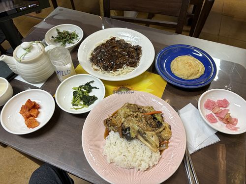 Bulgogi rice and jajang noodles   at Oh Se Gae Hyang - 오세계향 in Seoul