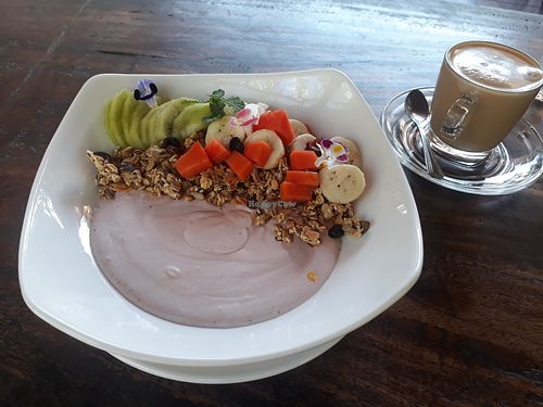 Superbowl vegan smoothie bowl at Seed to Feed in Koh Phangan