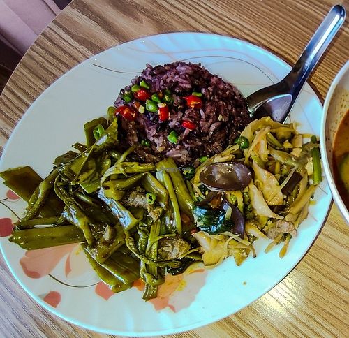 Red Rice with 2 side dishes at T&I Tien Sin in Pattaya