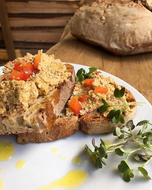 terrine végétale aux brocolis, tomates séchées et choux-fleurs et son pain aux graines de lin et tournesol at L'Arbre Bleu in Montpellier