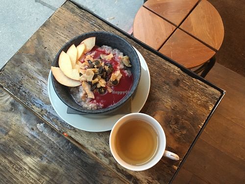 Warmes Getreidefrühstück zum Mitnehmen oder Hier essen. at Grains in Vienna