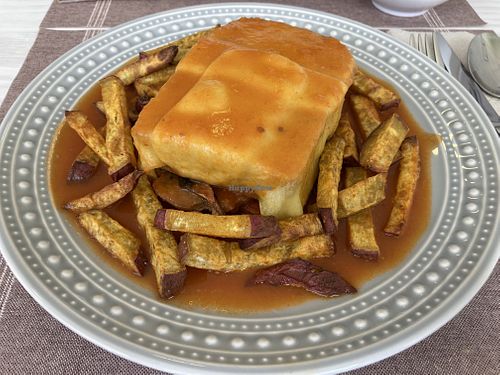 Vegan francesinha at Kansha in Fatima