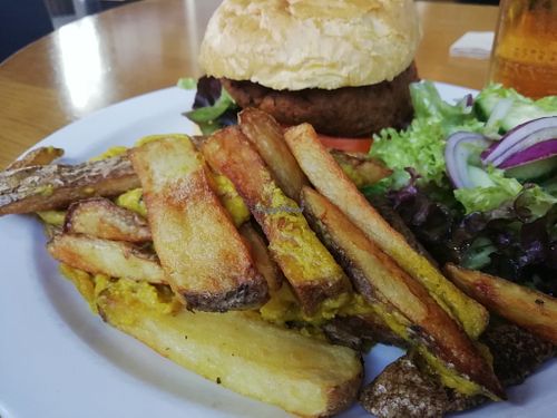 Burger and chips at The 13th Note in Glasgow