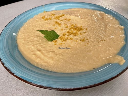 hummus at Yaz in Stuttgart