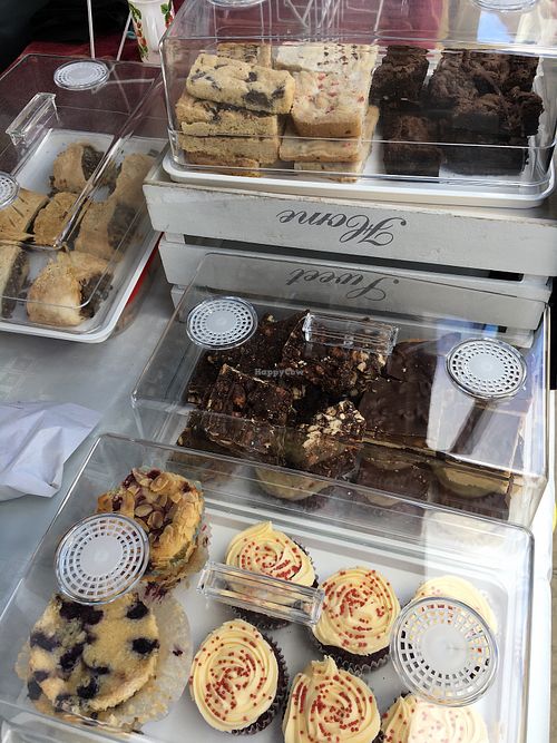 CLOSED Izzy's Cakes and Bakes Market Stall Horsham Market Vendor