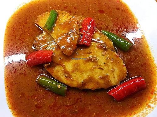 Vegetarian Assam Sambal Fish 😋
亚参素鱼片，非常好吃😋 at Yuan Yuan 圓緣素食 - Chinatown in Central Singapore