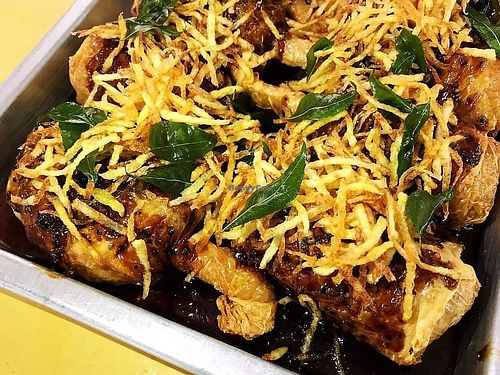 黑胡椒素鸡腿，一定要吃!  😋😋
Come and try our unique Black Pepper Chicken Drumstick. 👍 at Yuan Yuan 圓緣素食 - Chinatown in Central Singapore