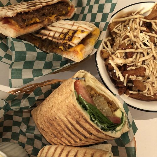 Sandwich Le Monster, Poutine Classic Vegan Rapide et Burger Le Cheeseburger at Vegan Rapide - Le Misanthrope in Montreal
