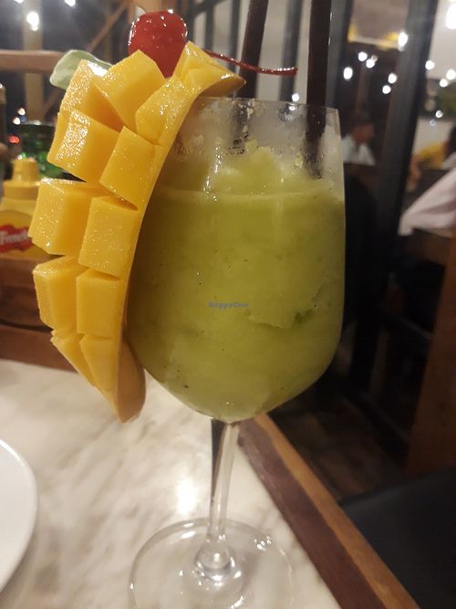 Mango and kiwi smoothie at Ohkajhu Organic Restaurant - Nim City in Chiang Mai