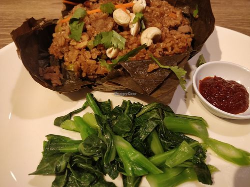 Lotus leaf rice at Genesis 创世界素食馆 in Central Singapore