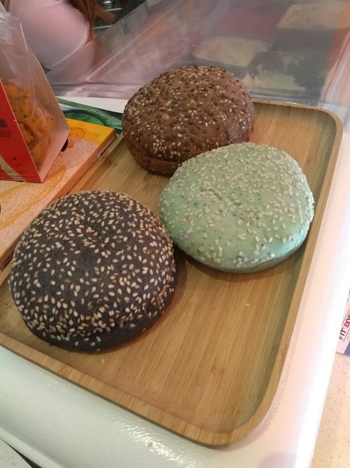 The green one is not vegan (made with pesto) the two other ones are : brown is with linseeds and black one is with vegetable coal at BWAMOA in Toulouse