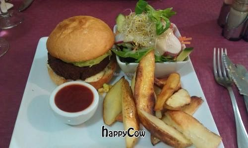 Hamburger at Beet Vegetariano in Torrevieja