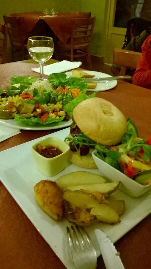 Waikiki burger & Salad Platter at Beet Vegetariano in Torrevieja