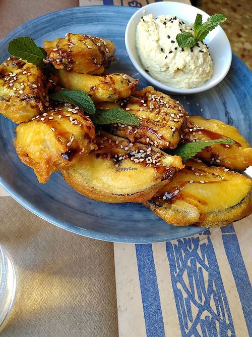 Fried aubergines with hummus at Hakuna Matata Veggie in Madrid