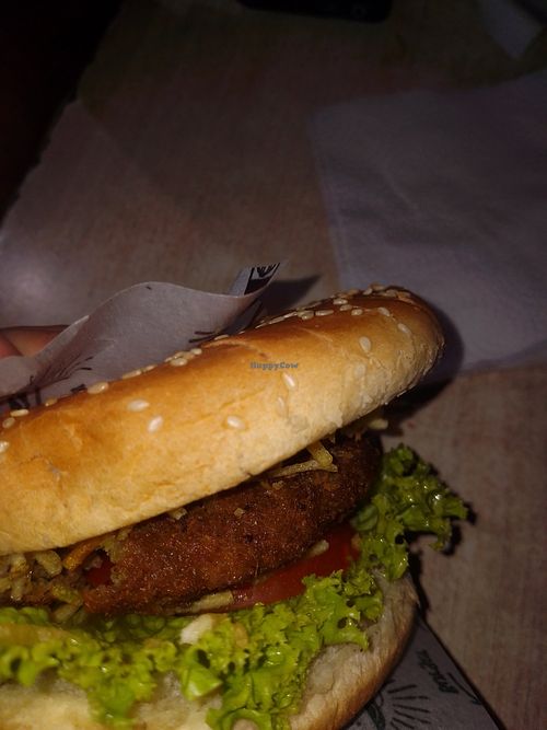 Lentil vegan burger at La Hamburgueseria in Bello