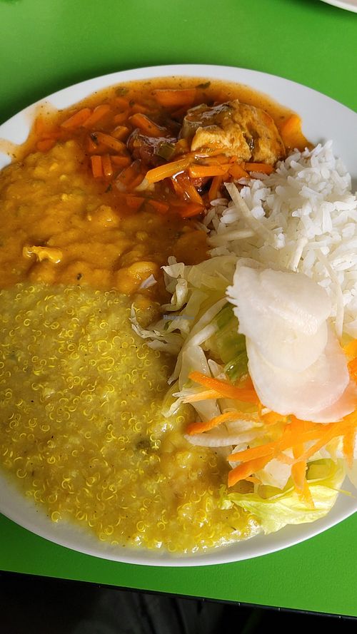 Combo sweet potato, beans, quinoa with rice and pickled salad at Salud Integral in Tarma