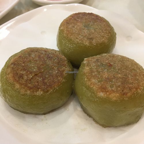 Purple sweet potato and matcha soft cake at Three Virtues 三德食品 - Jordan in Kowloon