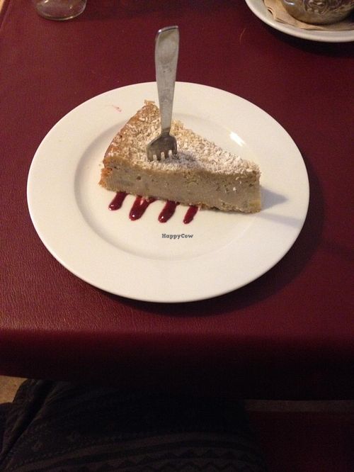 Vegan banana and coconut tart at Biocenter - Pintor Fortuny in Barcelona