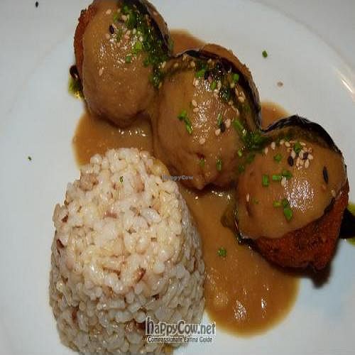 Tofu-pumpkin balls with curry sauce and whole-rice at Biocenter - Pintor Fortuny in Barcelona