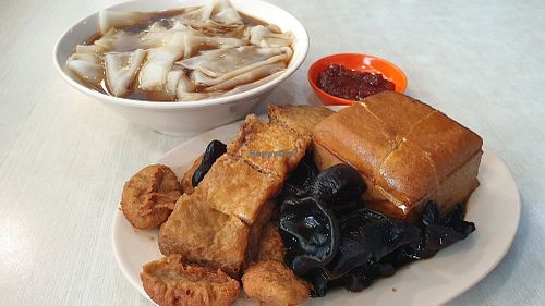 Kway chap at Just Green - Tampines Giant Food Stall in East Singapore