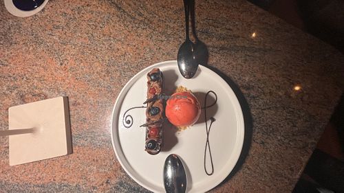   at Ike's Bistro in Oranjestad