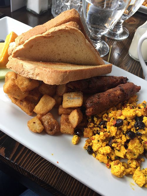 The Classic (vegan) at L'Gros Luxe - Duluth in Montreal