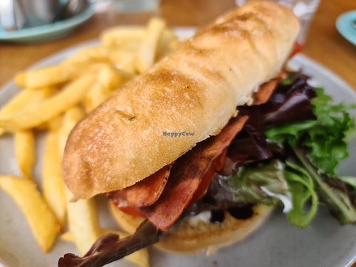 Vegan BLT at BT Dubs Cafe in Warburton