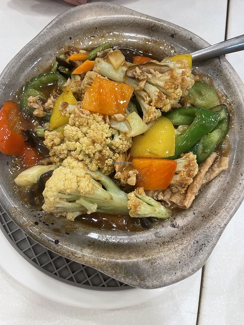 Vegetables with rolled tofu   at Sino Vegetarian Restaurant 大中華素食 in Kowloon