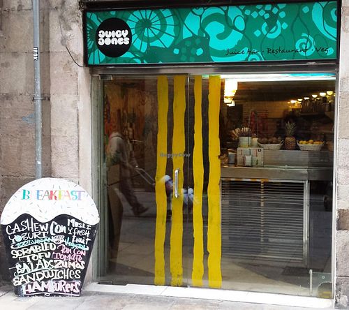 Entrance at Juicy Jones - Cardenal in Barcelona