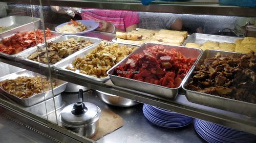 Buffet selection at Shun Cheng Vegetarian Stall in Central Singapore