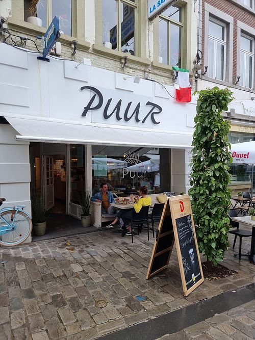 front + terrace at Puur in Hasselt