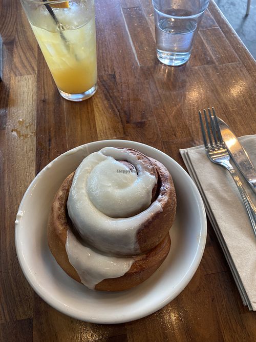 Aerial View of Huge Vegan Cinnamon Roll 🤪  at SEA - Floret in Seattle
