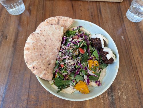 Salat aviv at Shenkin in Erskineville