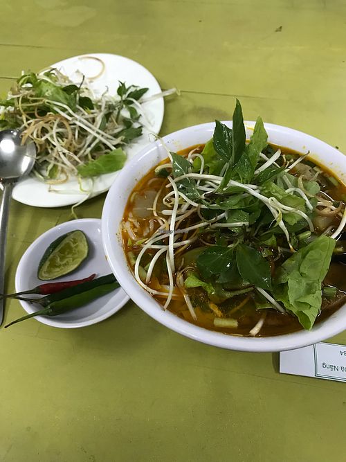 bùn bo huế  at Huong Khach in Da Nang