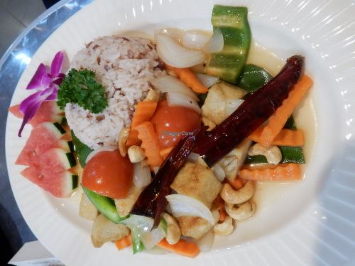 Fried veggies with cashew nuts at Connect Cafe in Chiang Rai