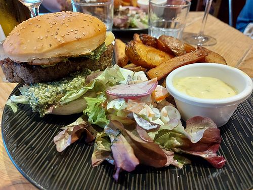 Mushroom Burger with pesto (yummy!) at L'Embargo in Toulouse