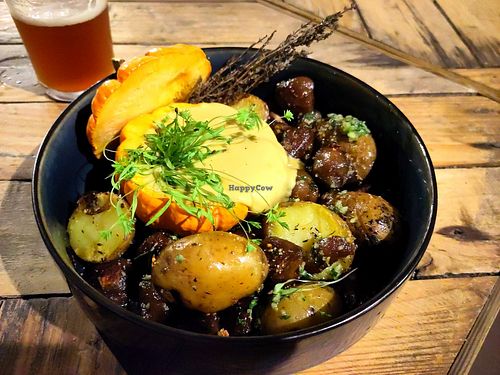 Fondue with potatoes and chesnut at L'Embargo in Toulouse