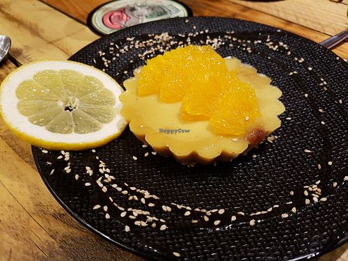 Lemon and orange pie at L'Embargo in Toulouse
