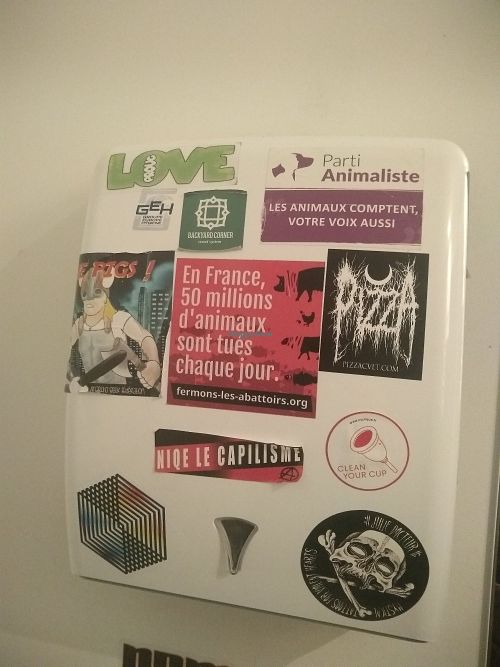 In the toilet , the stickers at L'Embargo in Toulouse