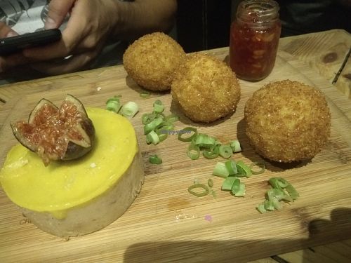 Arancini (7,50eur) and Faux-gras (7,50eur) at L'Embargo in Toulouse