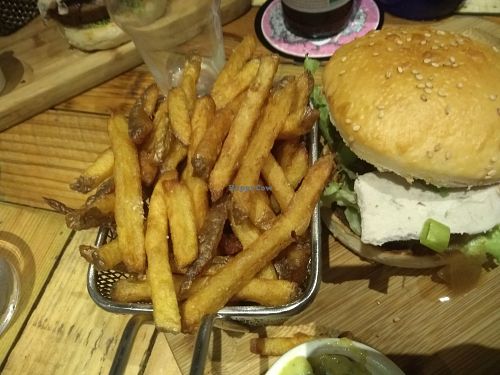 Fries for 4,50euros at L'Embargo in Toulouse