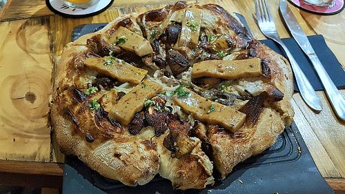 Pizza at L'Embargo in Toulouse