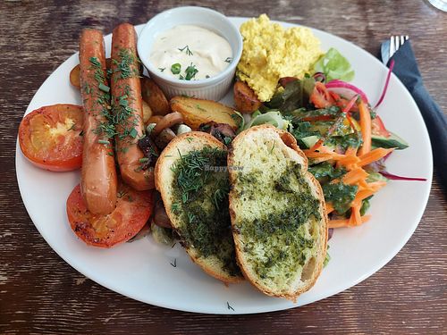 English breakfast at Mazā Terapija in Riga