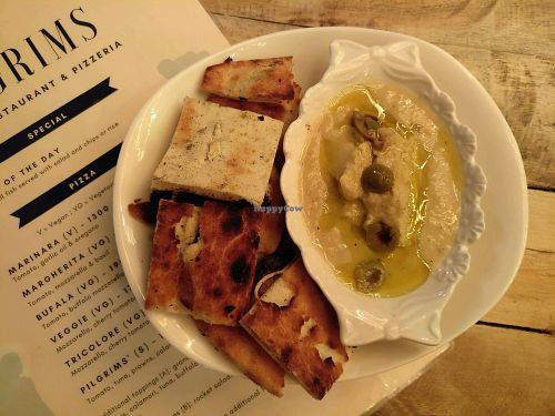 Hummus and pizza bread at Pilgrims Hostel & Restaurant in Galle