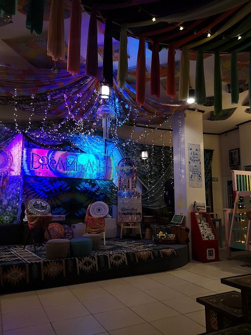Schöne Einrichtung at Dreamland Arts and Crafts Cafe in Tagaytay