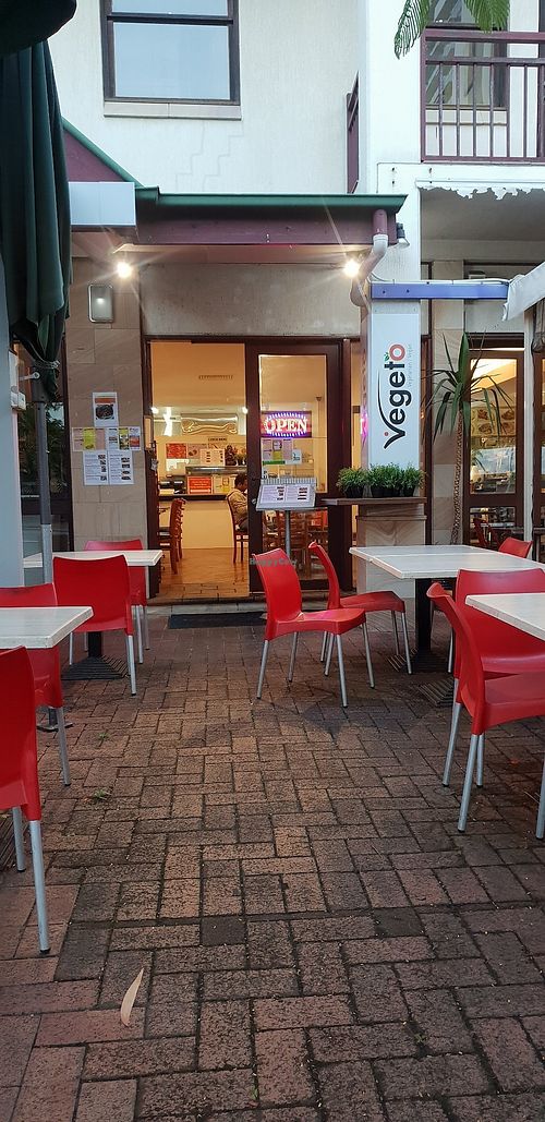 Outdoor seating at Vegeto in Milton